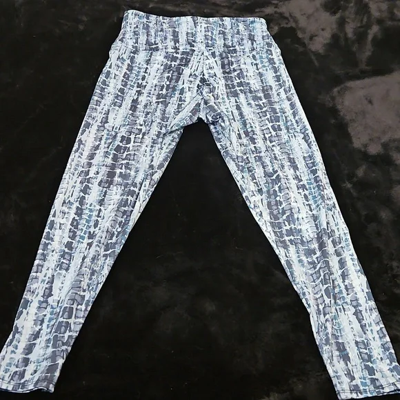 EUC Onzie Yoga Leggings 2 Pairs - Sz L - Picture 11 of 16